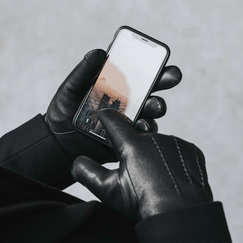 Benjamin (black) – Thick goatskin leather gloves with warm lambswool lining & touchscreen feature