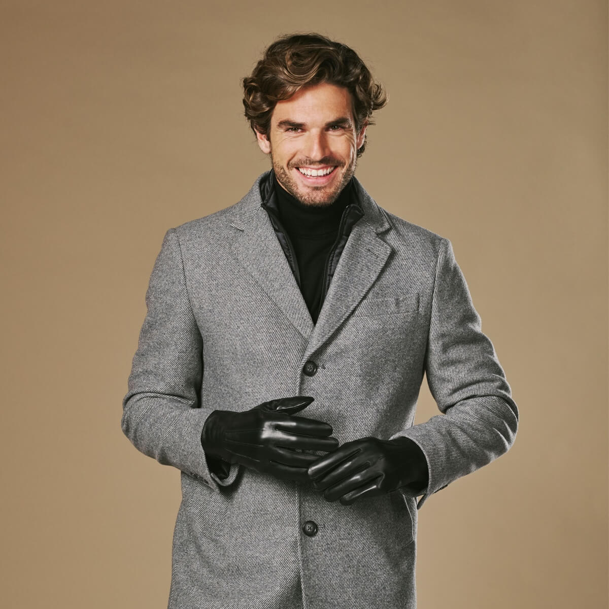 Ezra (black) - Lambskin leather gloves with warm rabbit fur lining and touchscreen feature