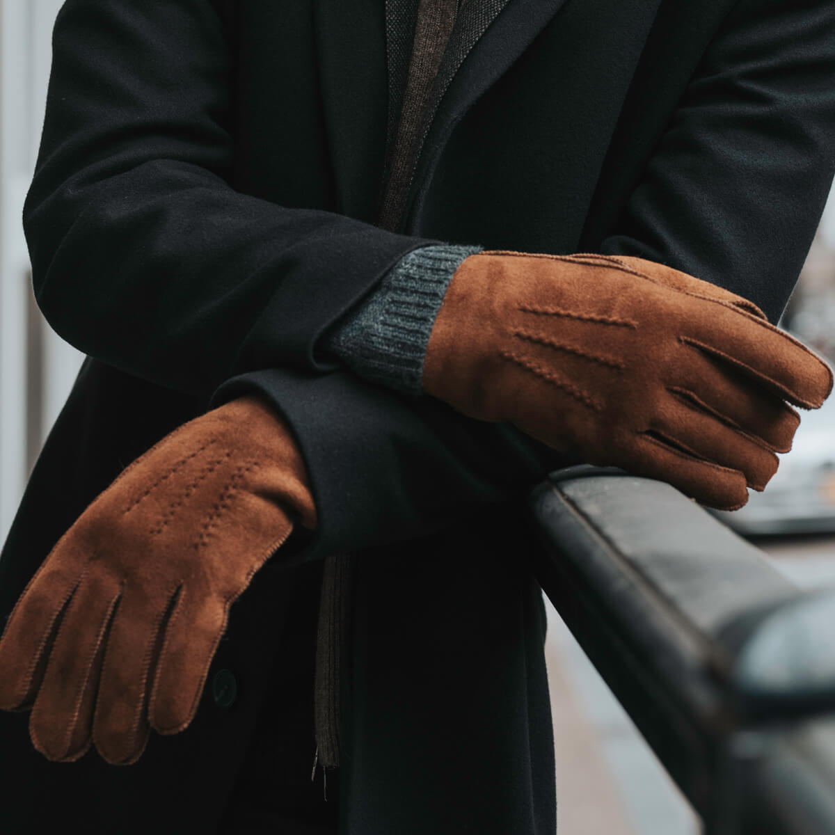 Jack (brown) – Suede leather gloves with luxurious sheep fur lining