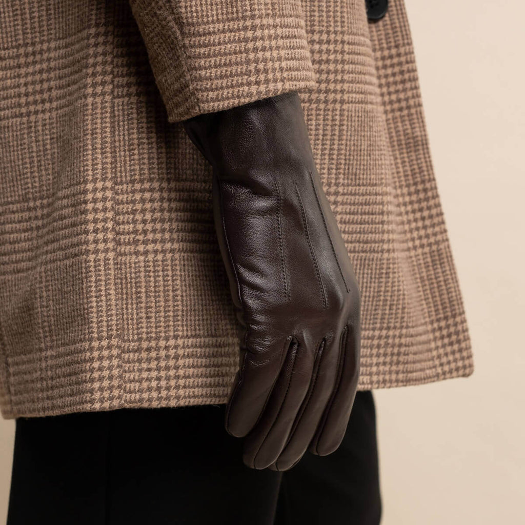 Julian (dark brown) - Classic sheepskin leather gloves with warm fleece lining and touchscreen feature
