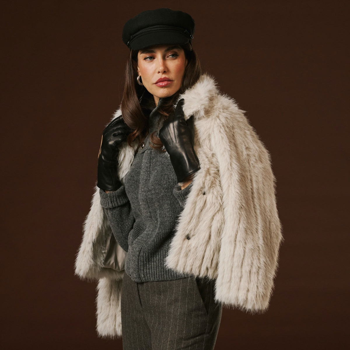 Luciana (black) - Extended women’s Italian lambskin leather gloves with rabbit fur lining