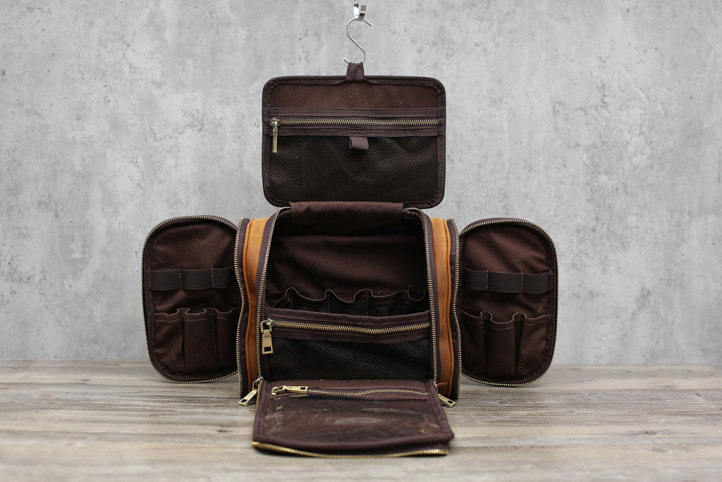 Personalized Hanging Leather Dopp Kit