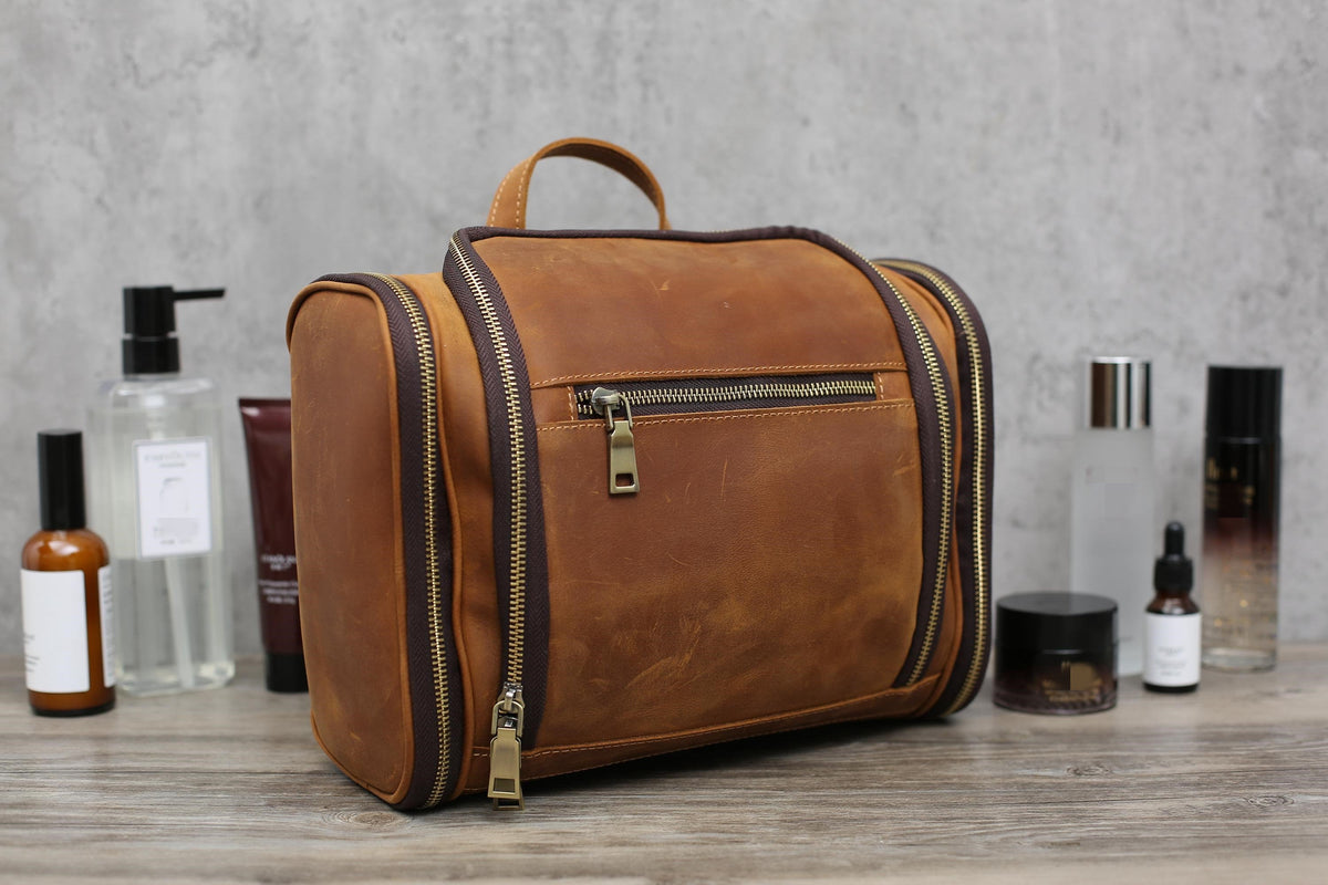 Personalized Hanging Leather Dopp Kit