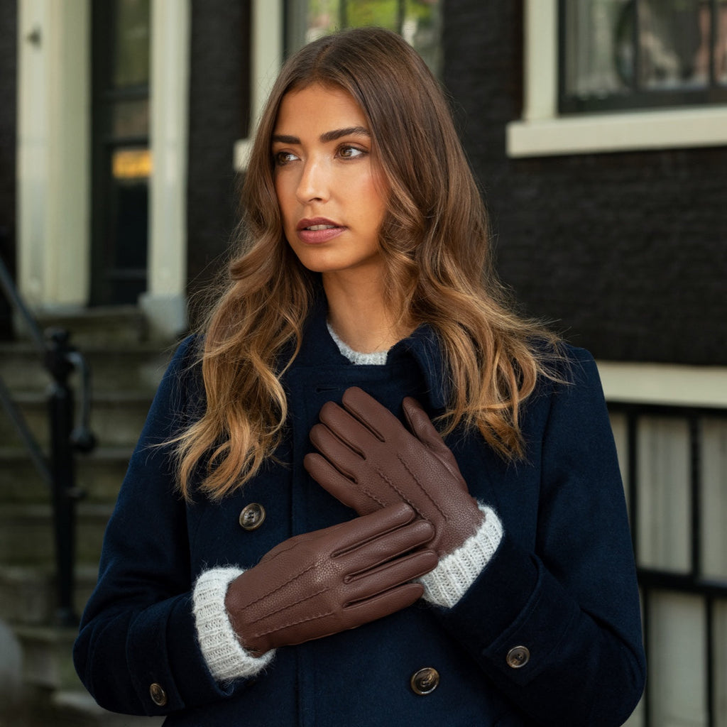 Raya (brown) – Deerskin leather gloves with warm wool lining