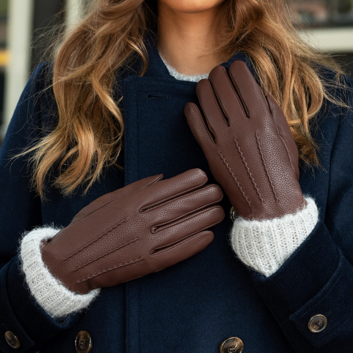 Raya (brown) – Deerskin leather gloves with warm wool lining