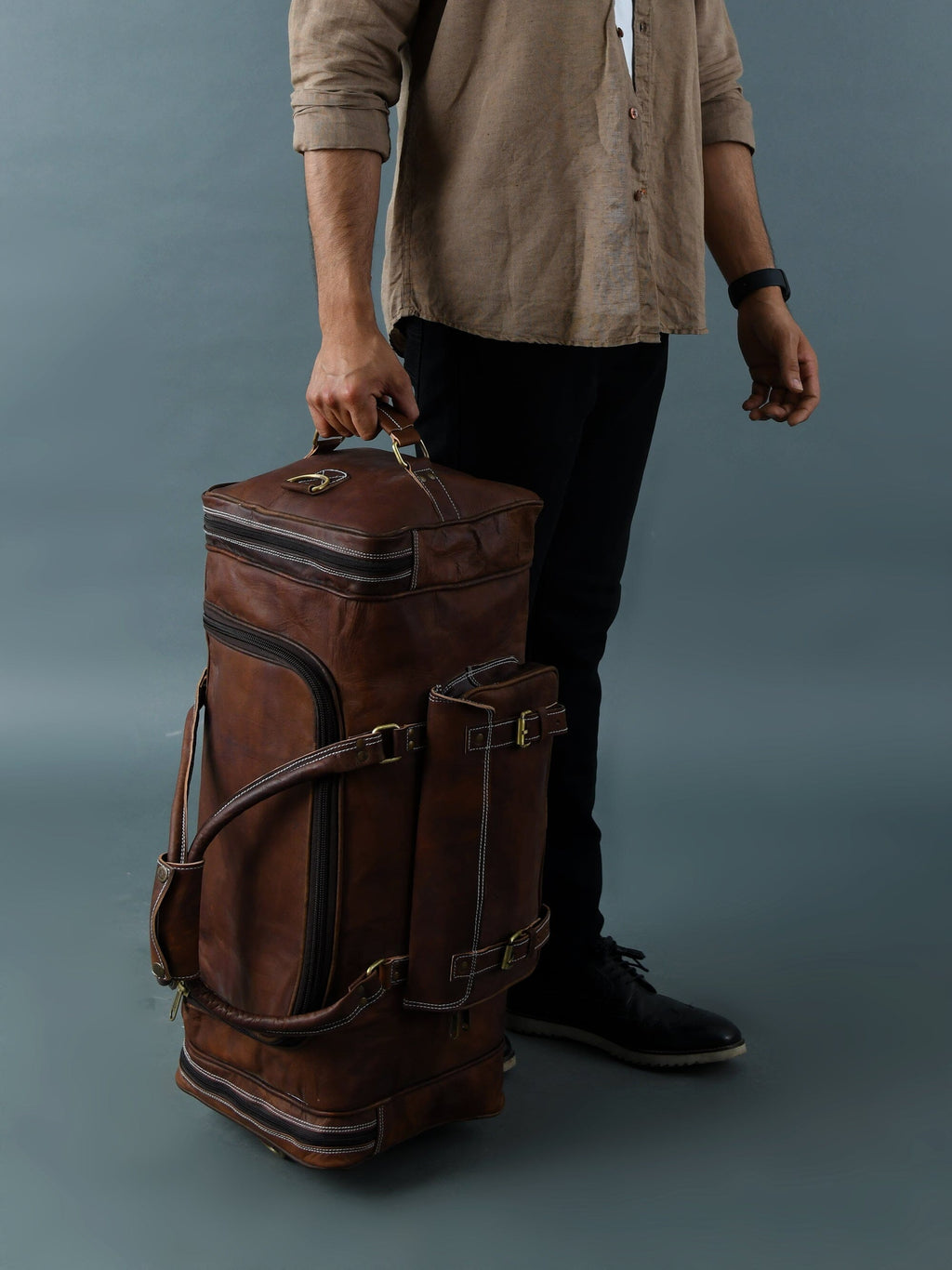 Classy Leather Bags Walker leather weekender bag, view 8