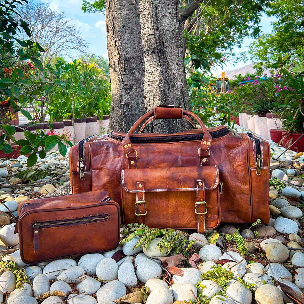 Classy Leather Bags Walker leather weekender bag, view 3